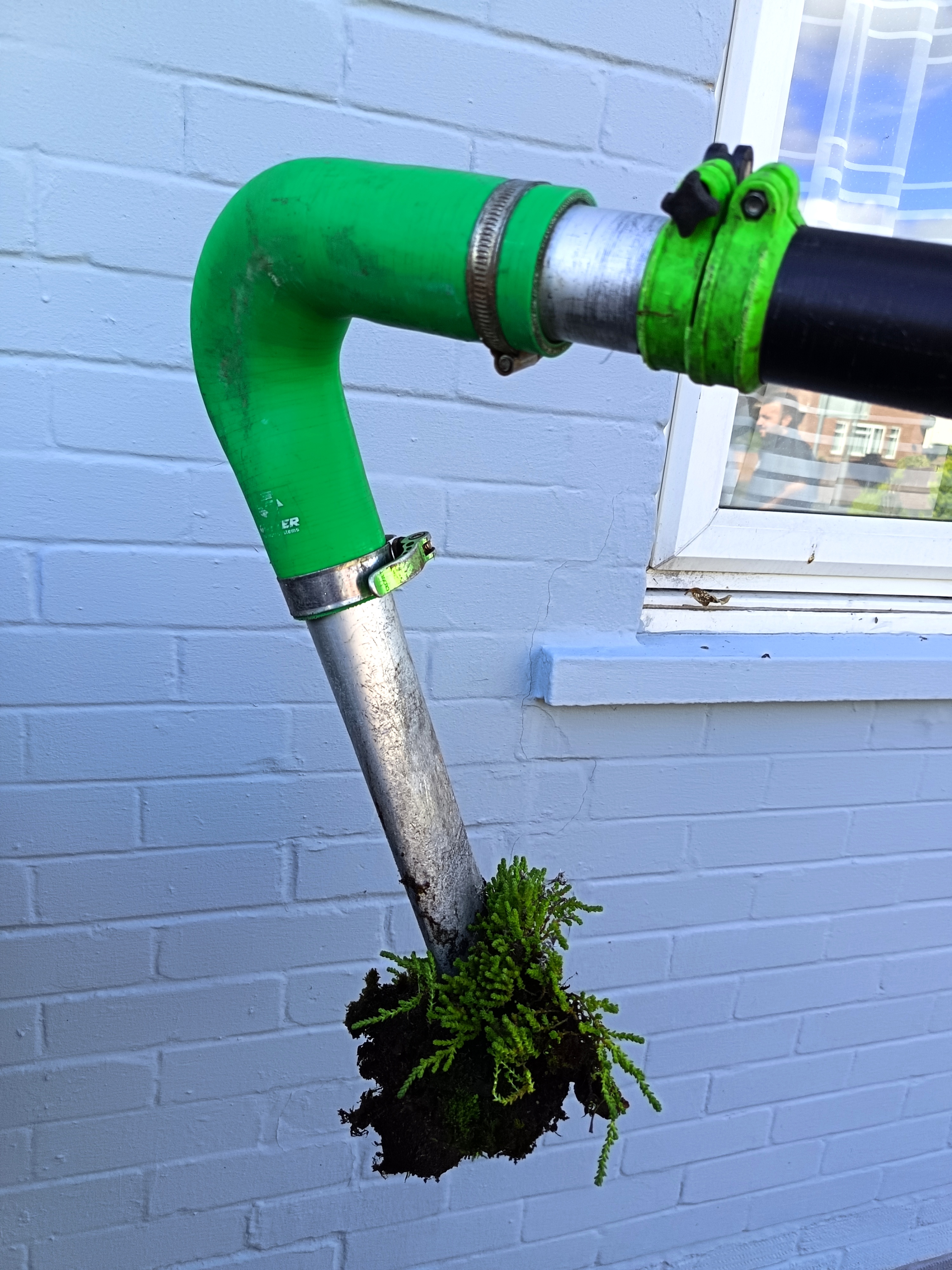 Superhero window cleaning & gutter cleaning and pressure washing work photo 3